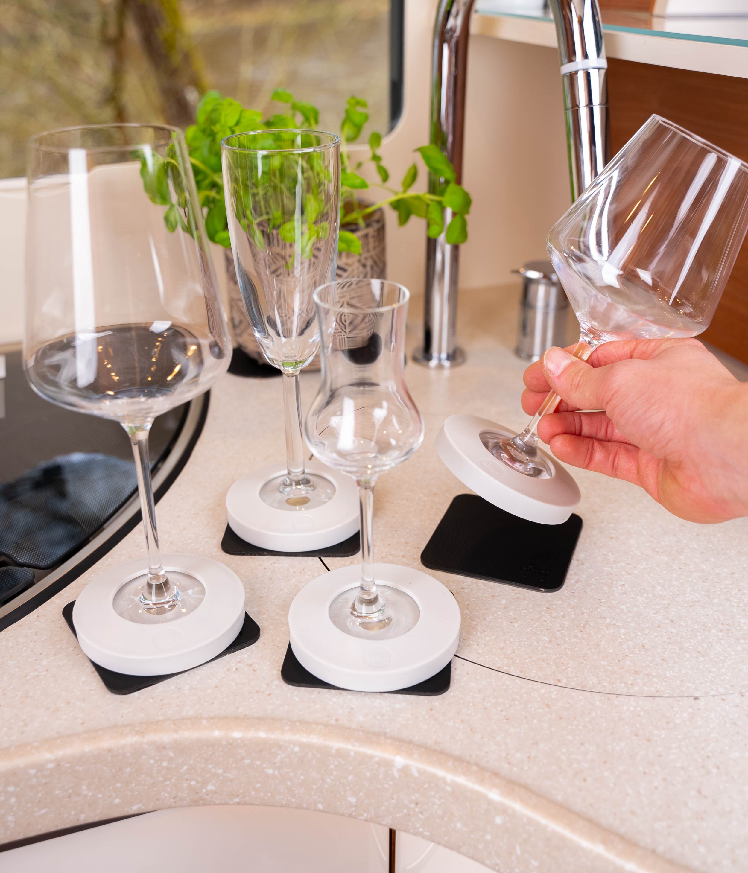 Gläser, die mit Magnet-Adaptern mit silwy nachgerüstet werden