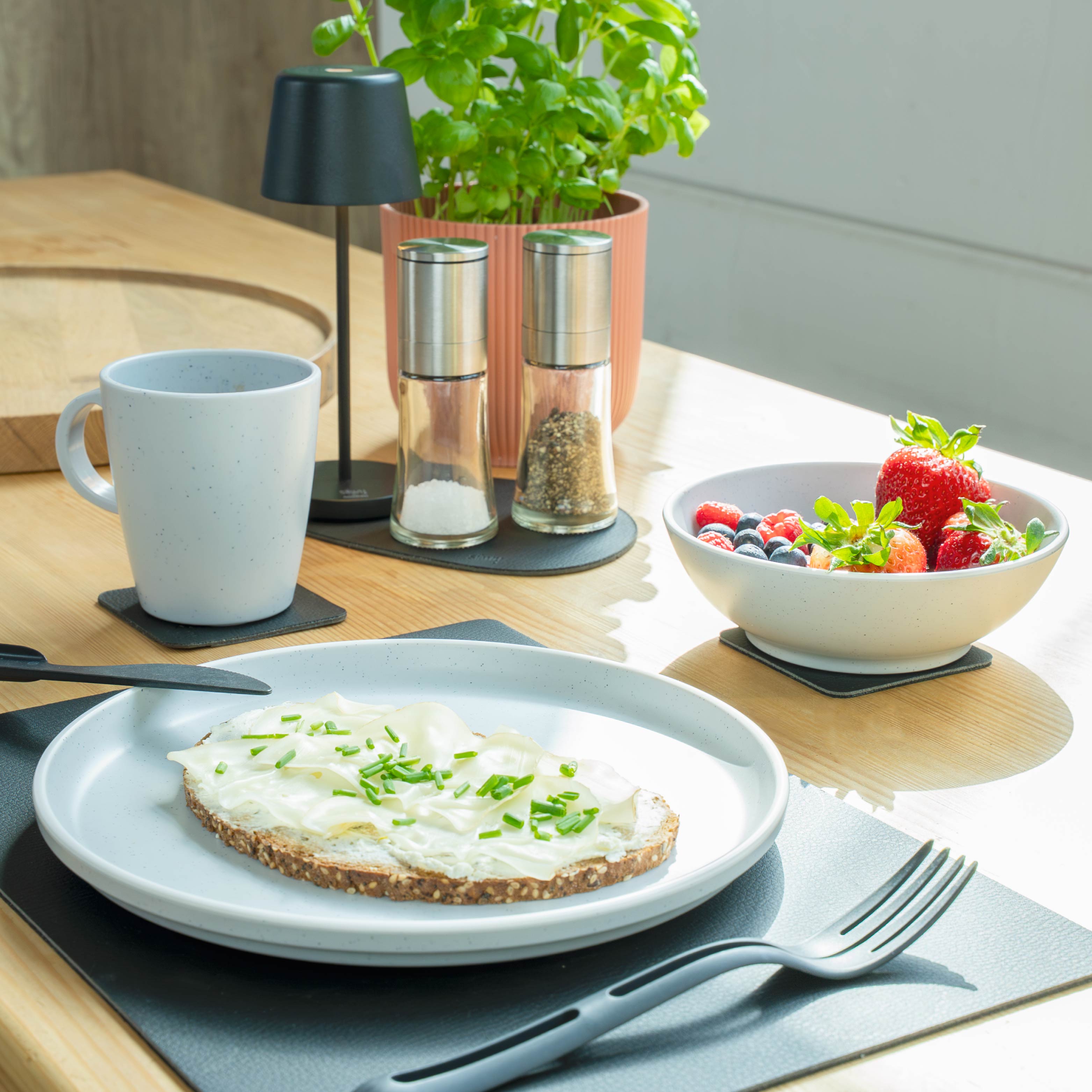 Magnetic Plastic Tableware Set DOLOMIT GREY