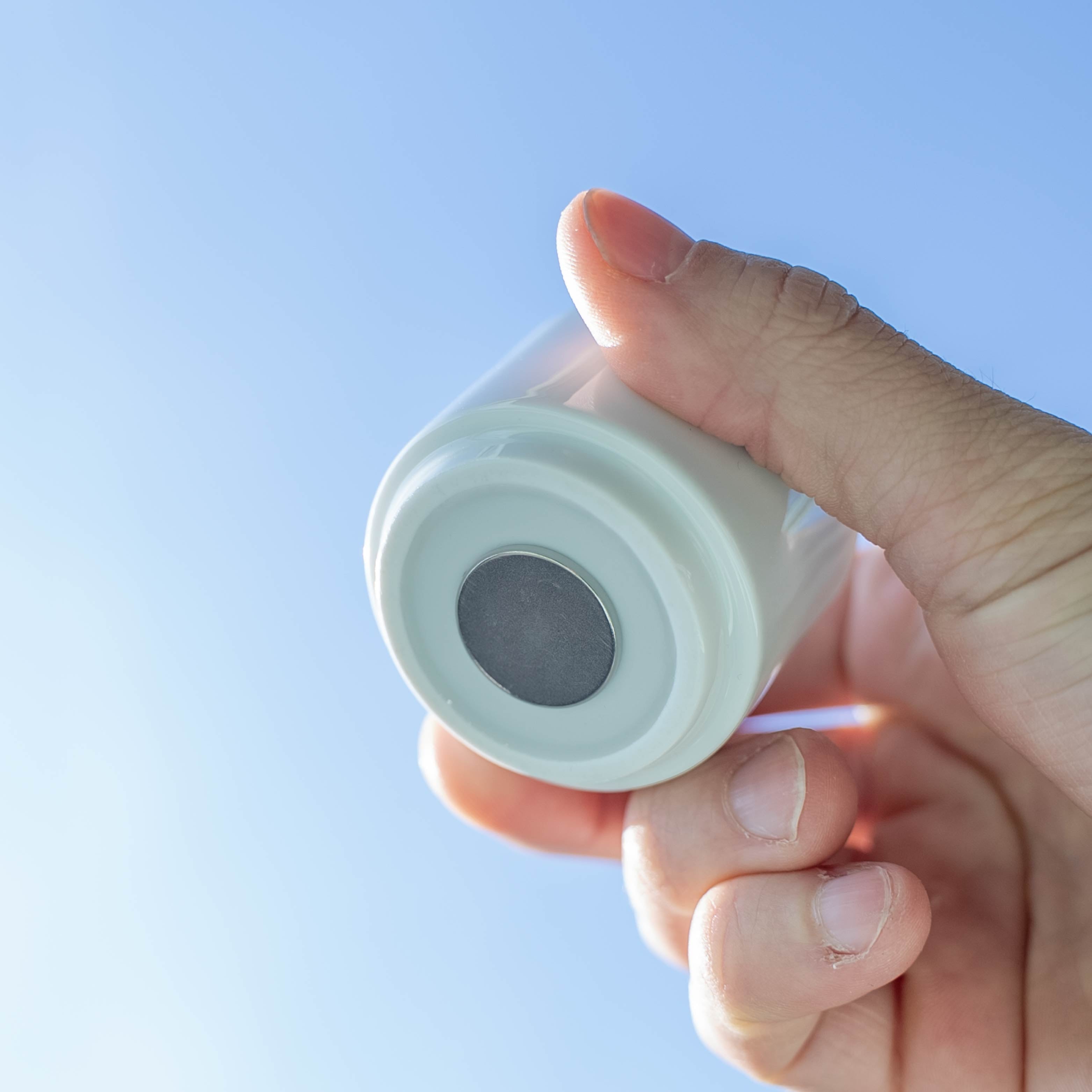 Magnetischer Eierbecher - Sicht: Magnet vergossen