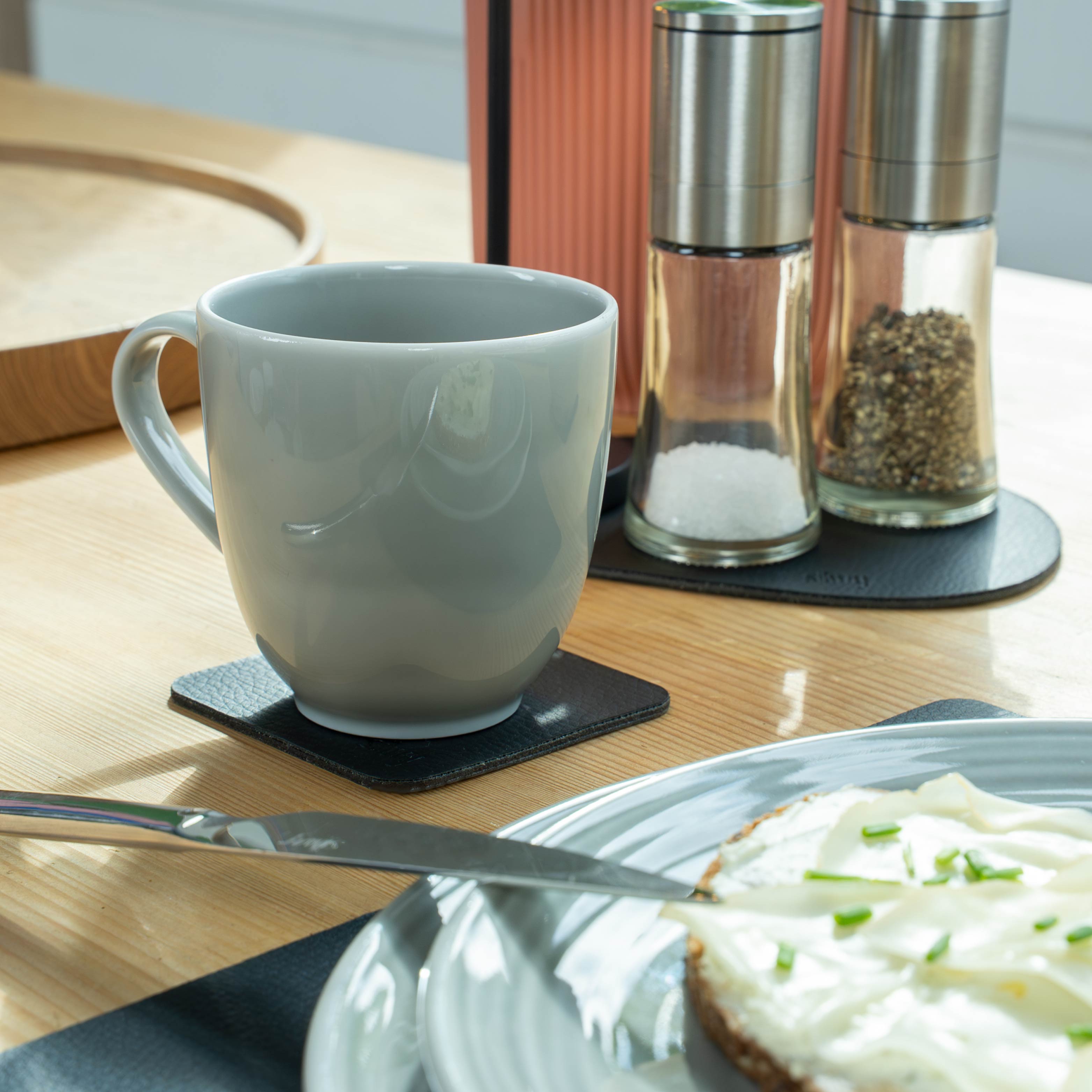 Magnetic porcelain cups CYAN