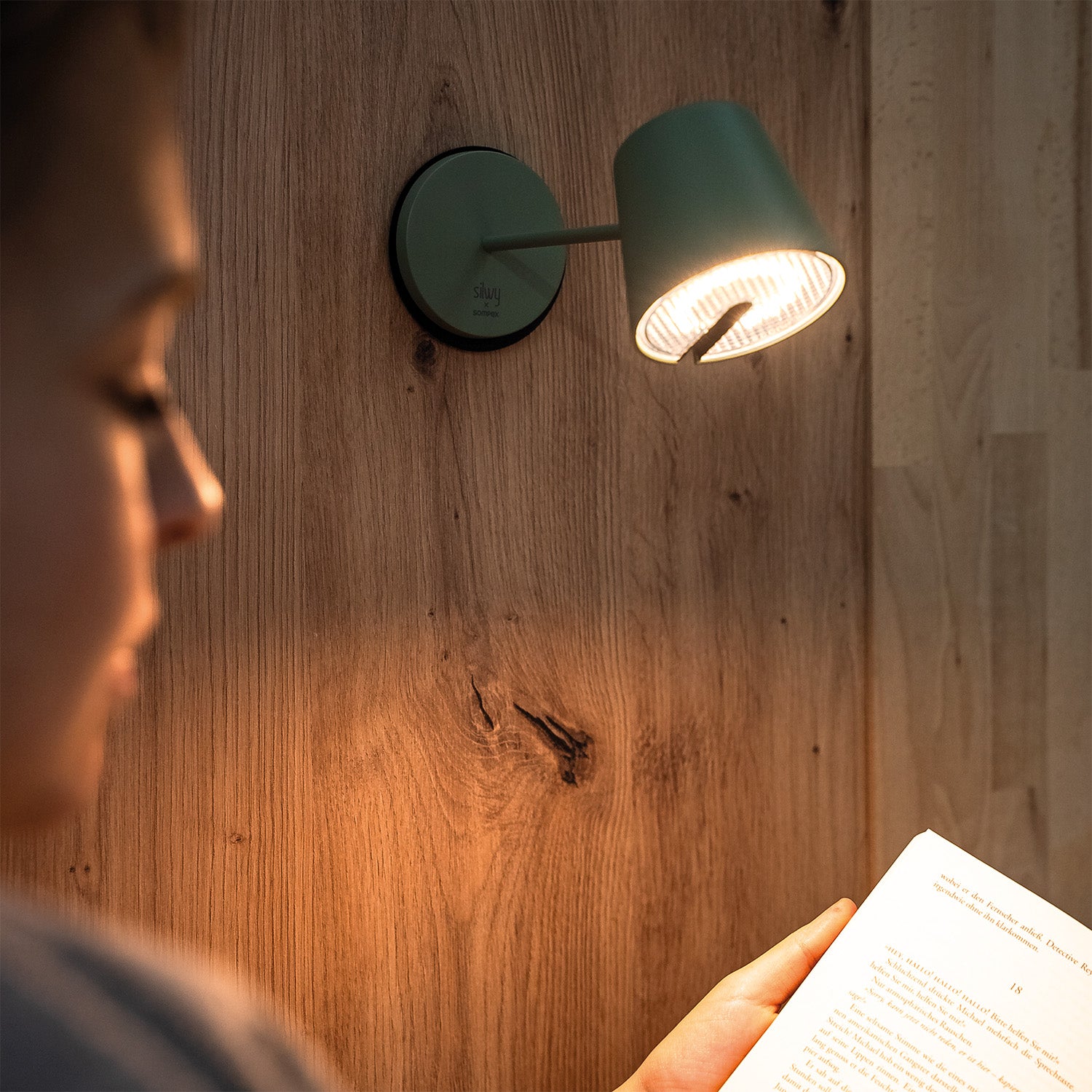 Magnet-Leuchte an 3M-Pad fixiert