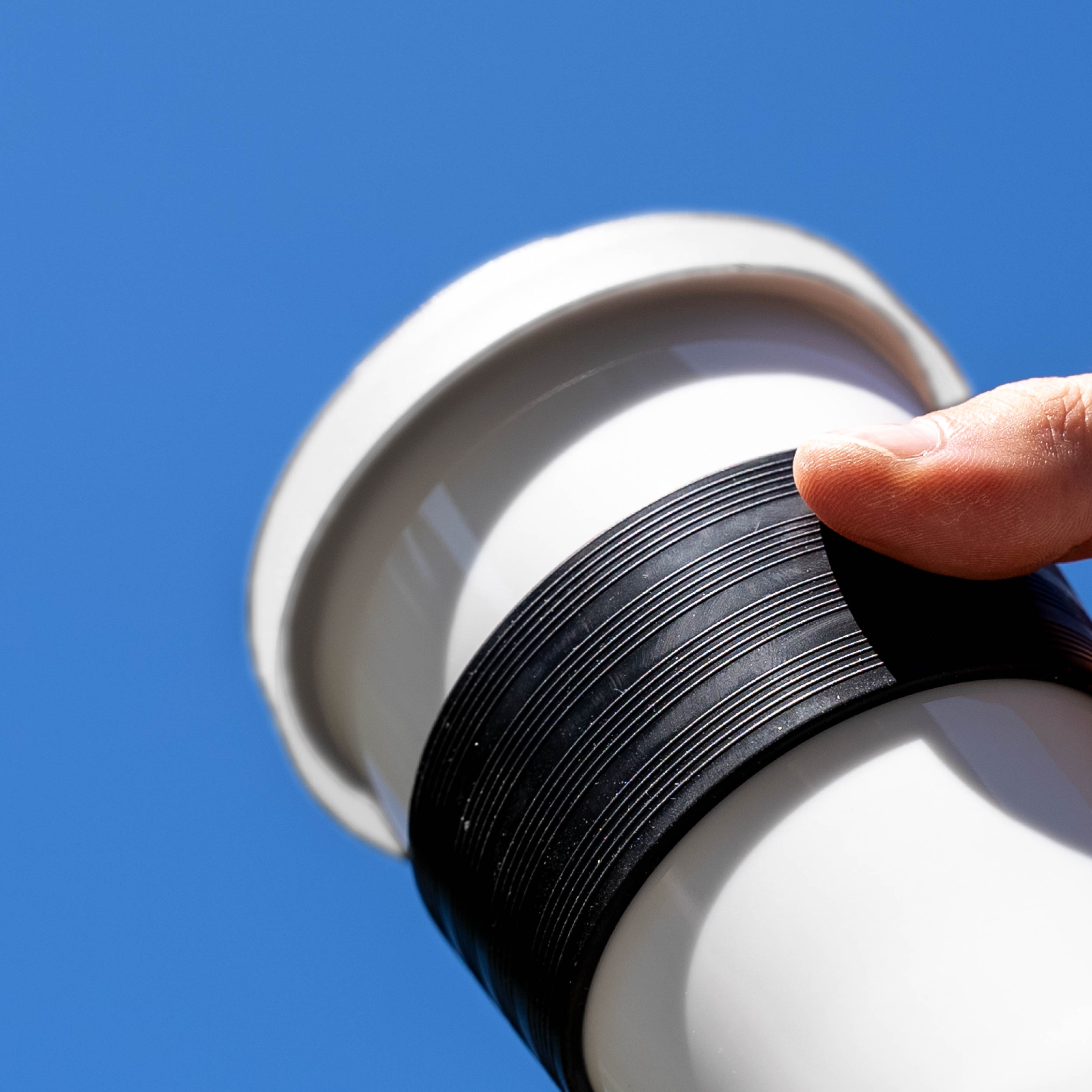 Nahaufnahme der Hitzschutzbanderole eines Porzellancups