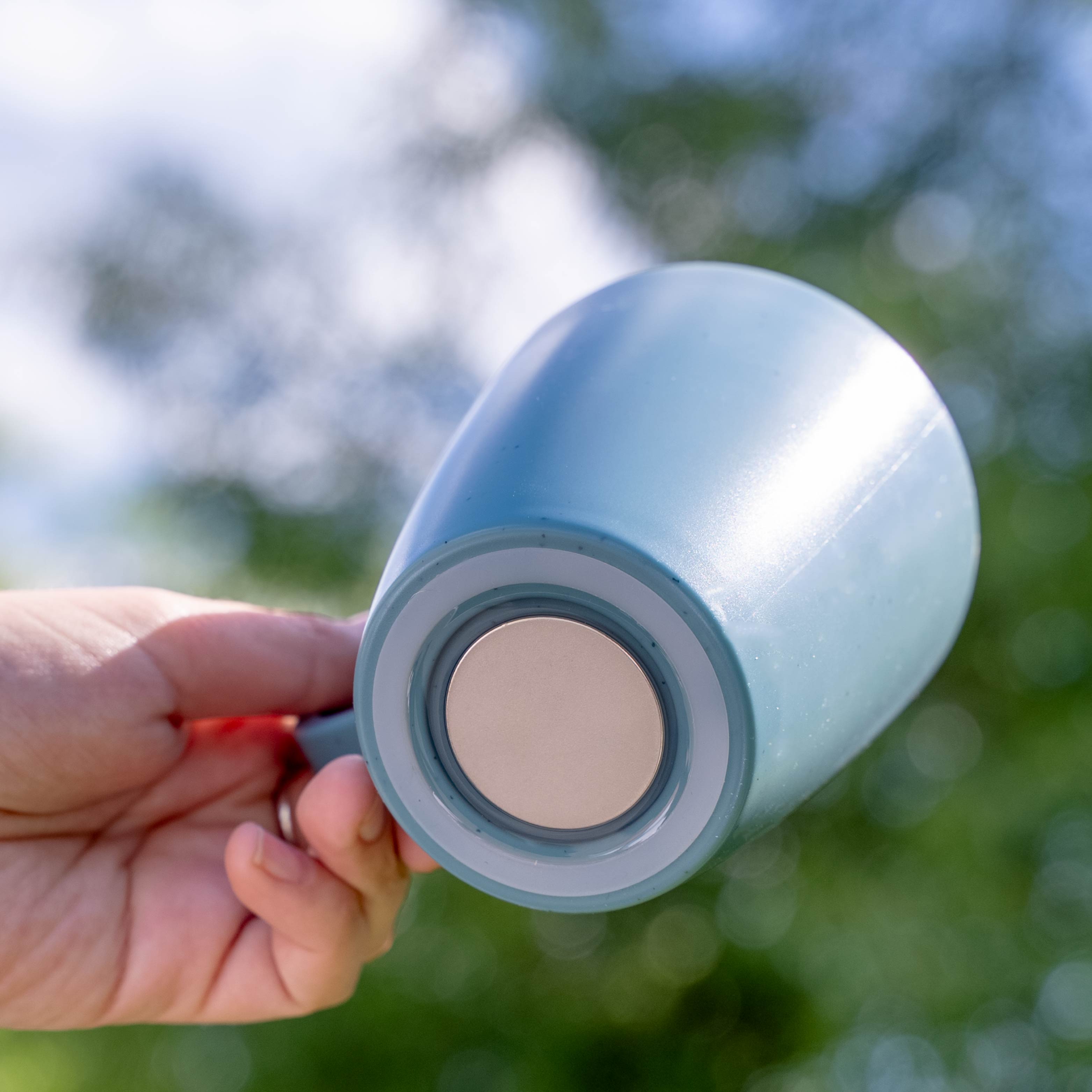 Magnet-Kunststofftassen blue von unten