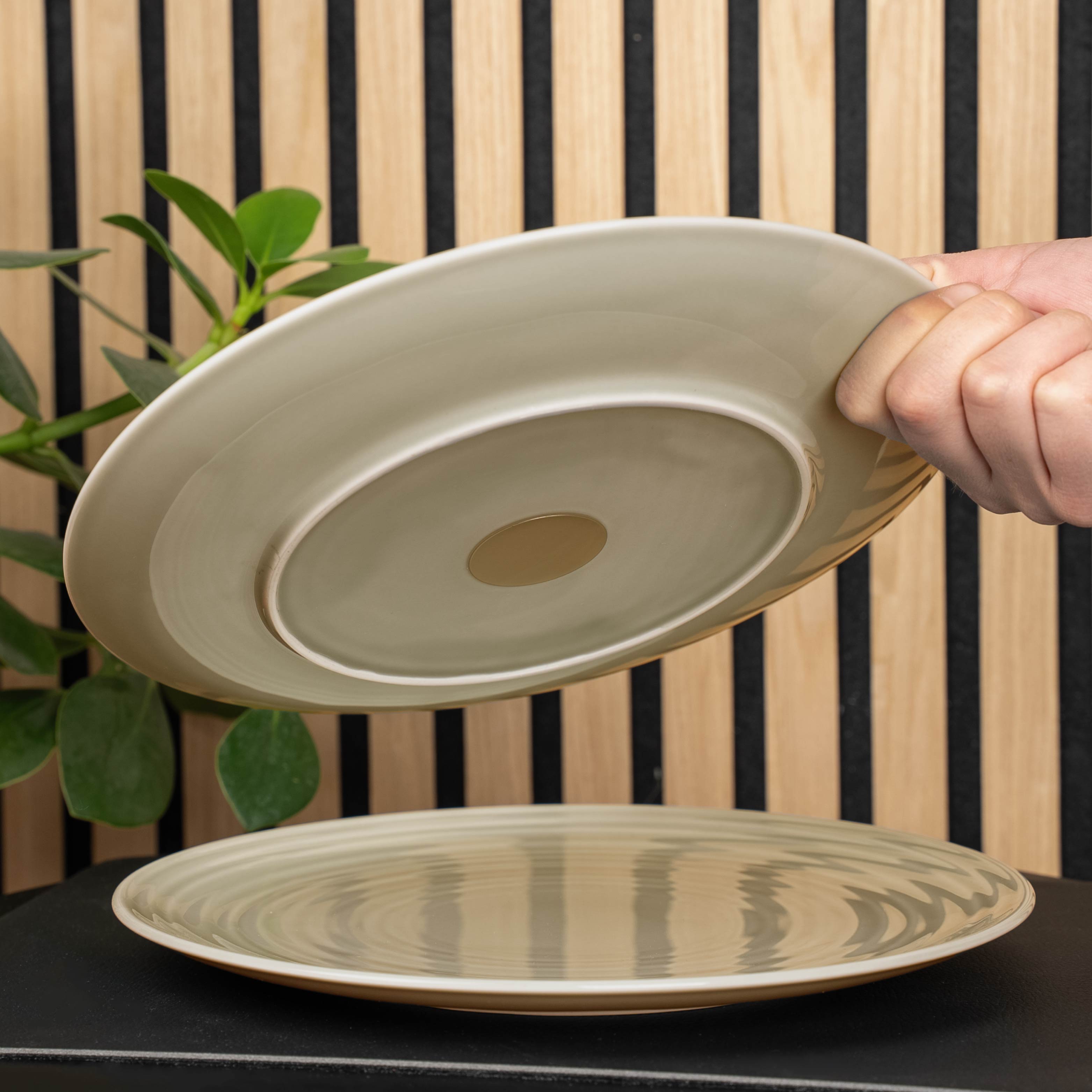 Magnet-Porzellan-Teller-26cm sand auf der Matte