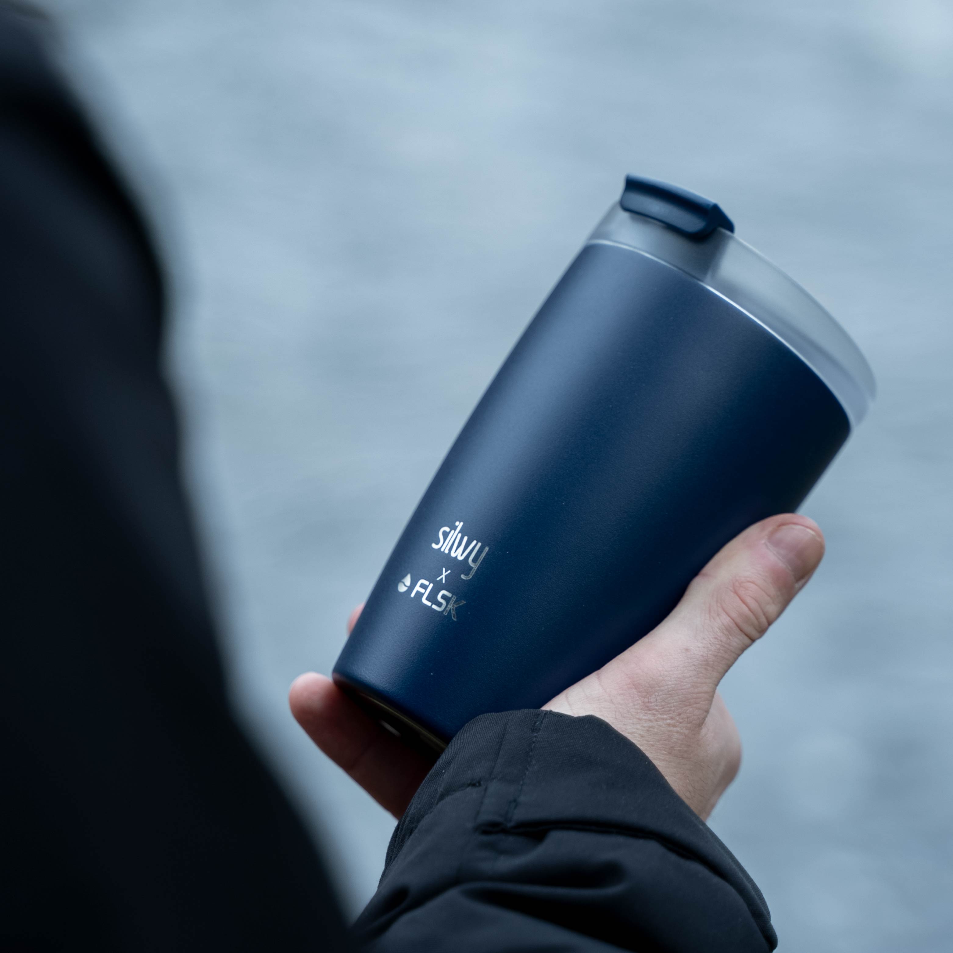 Magnetic thermo mug MIDNIGHT