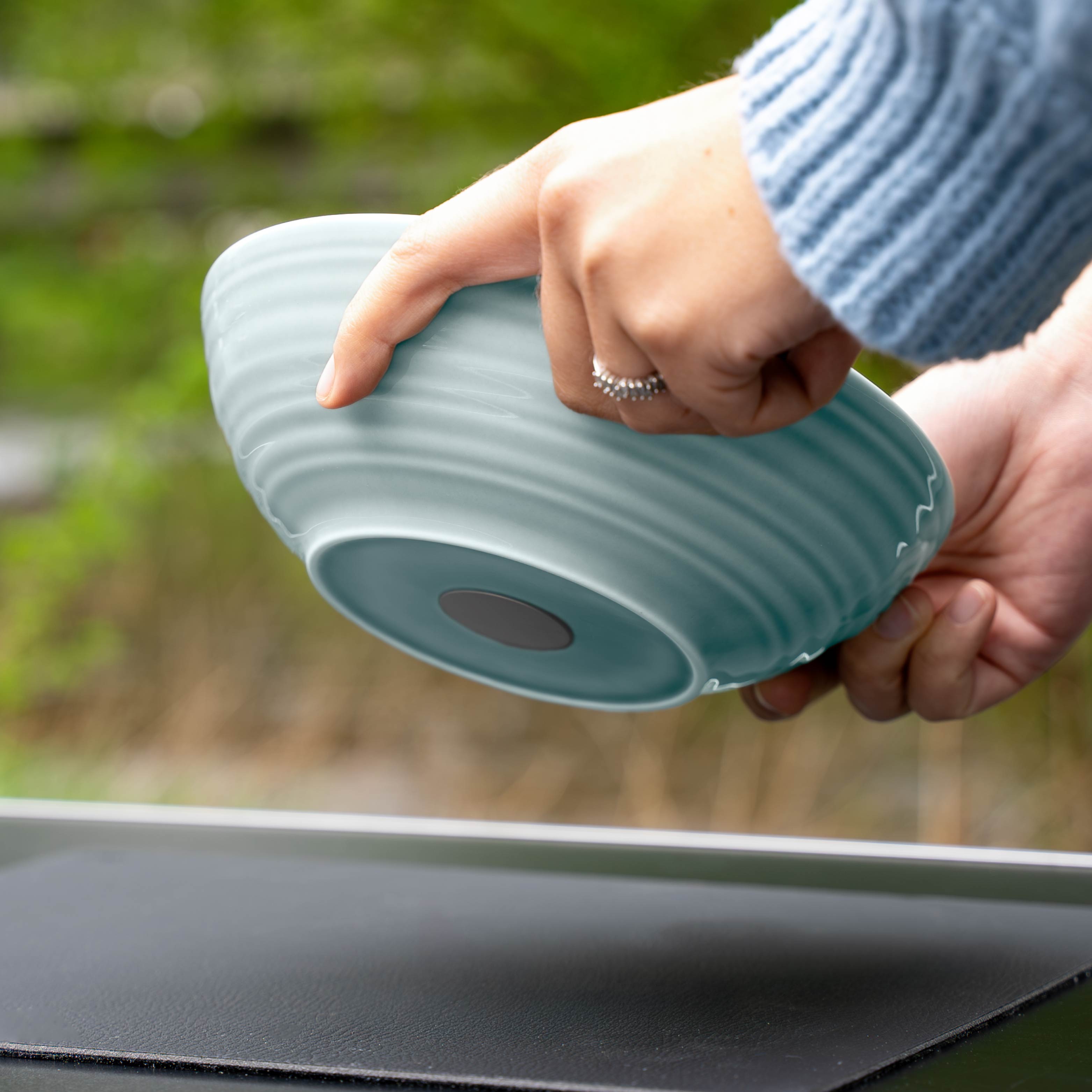 Magnetic porcelain food bowls CYAN ⌀ 20 cm