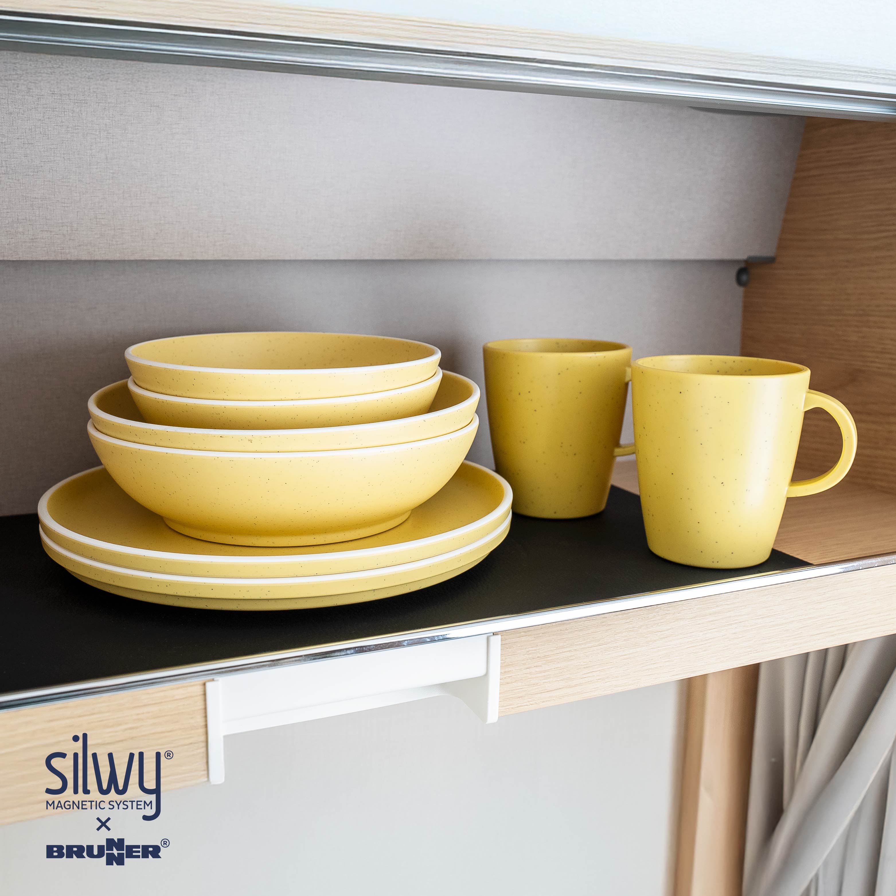 Magnetic plastic tableware set DOLOMIT YELLOW