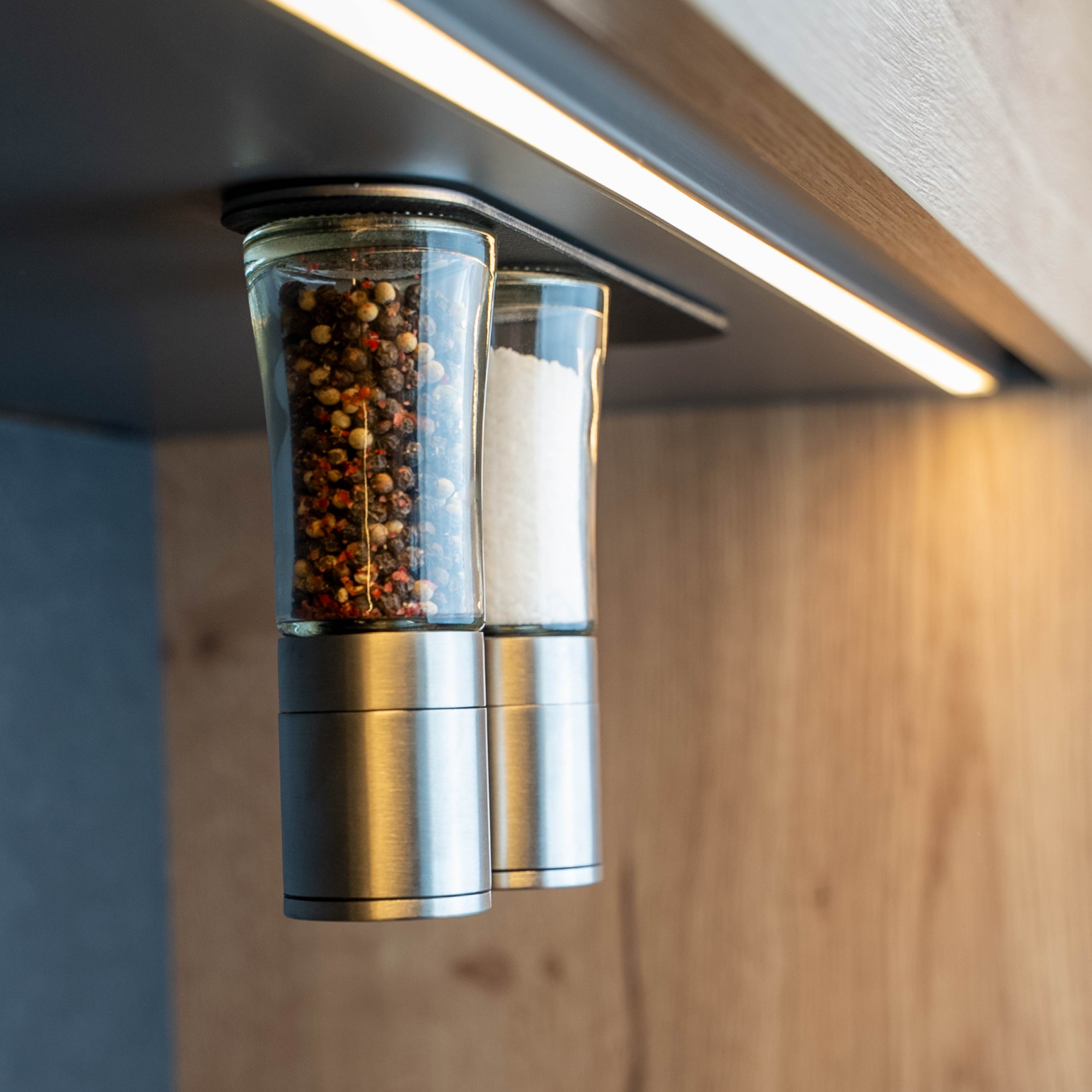 Molinillos de especias magnéticos, incluida barra.