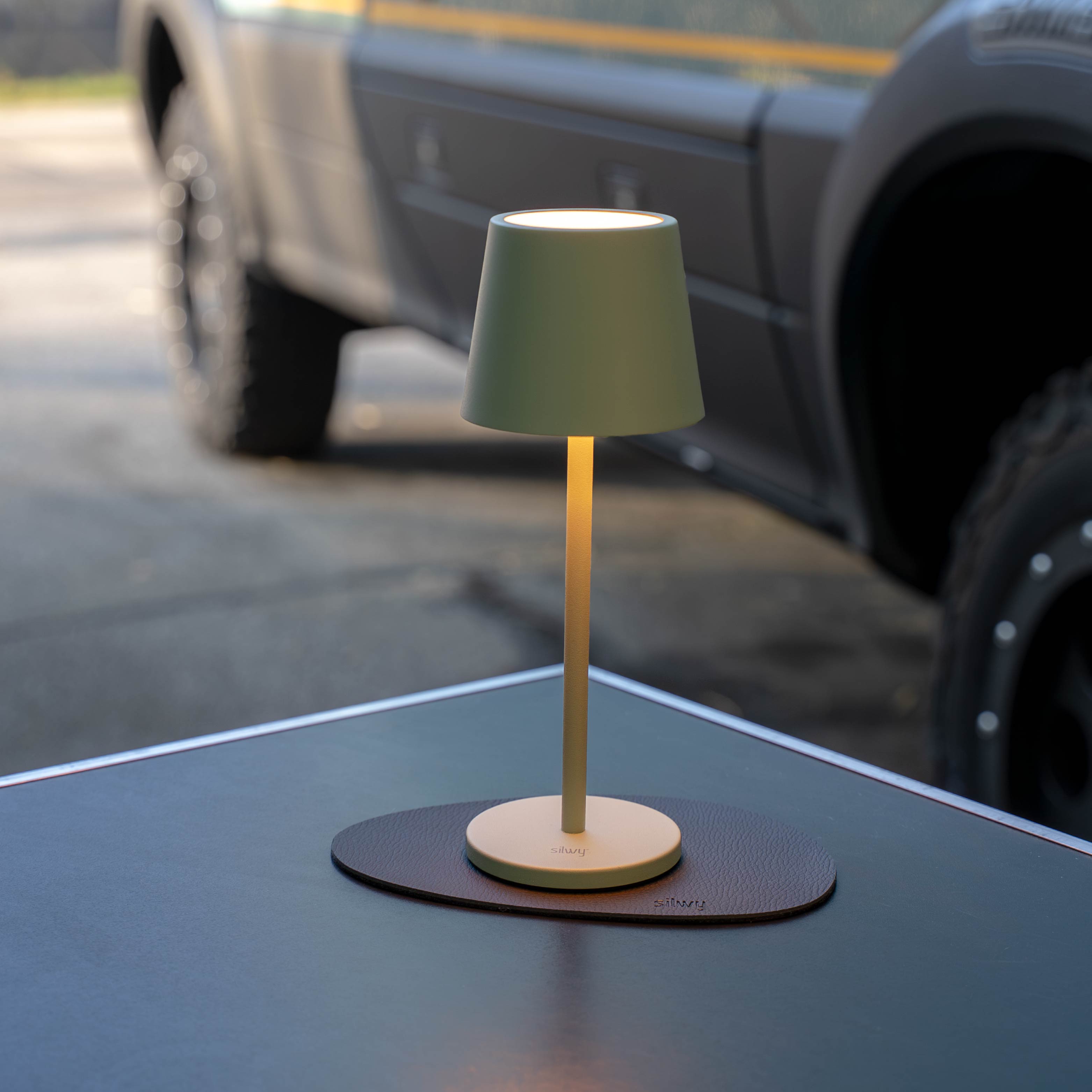Lampada magnetica L SAGE incl. tovaglietta