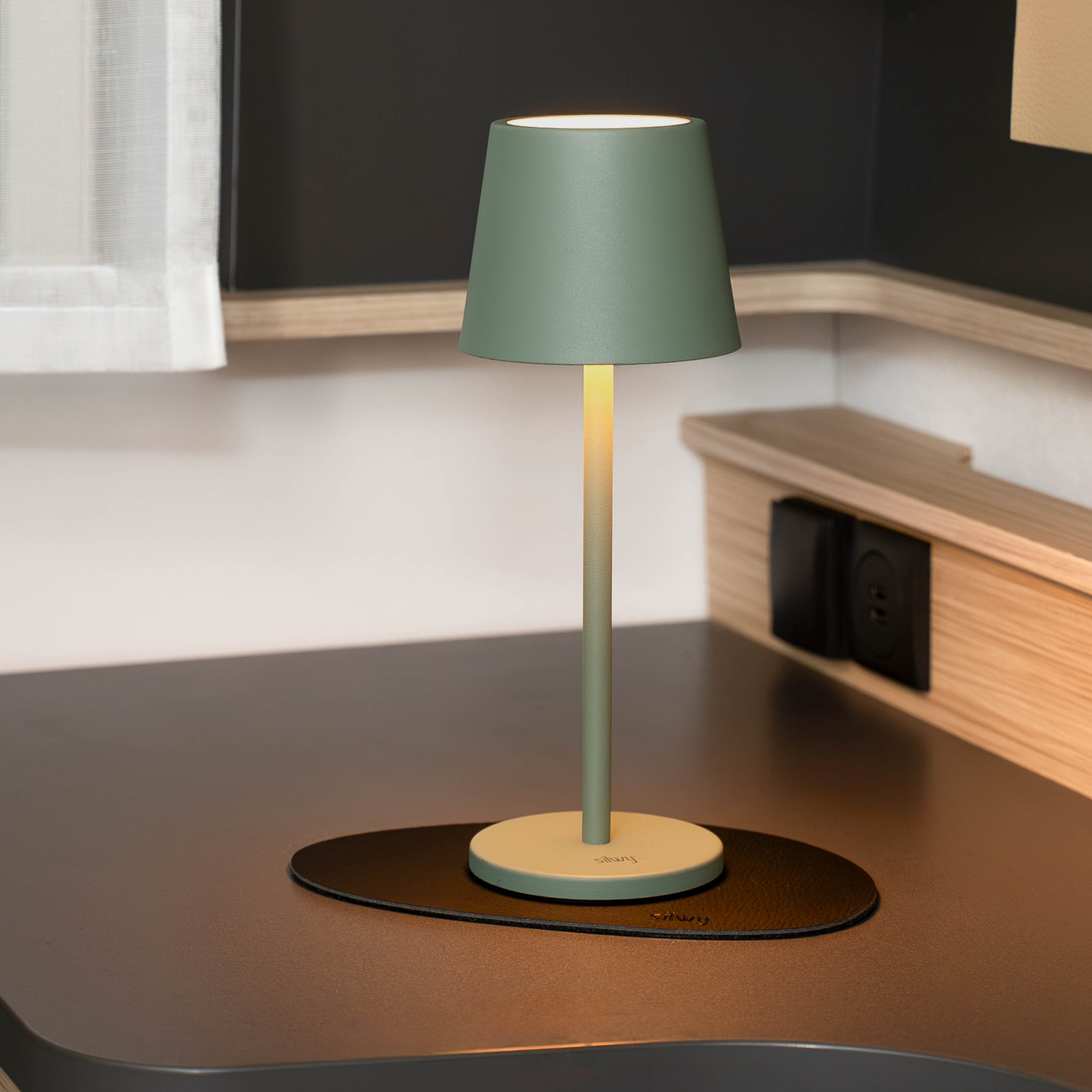 Lampada magnetica L SAGE incl. tovaglietta
