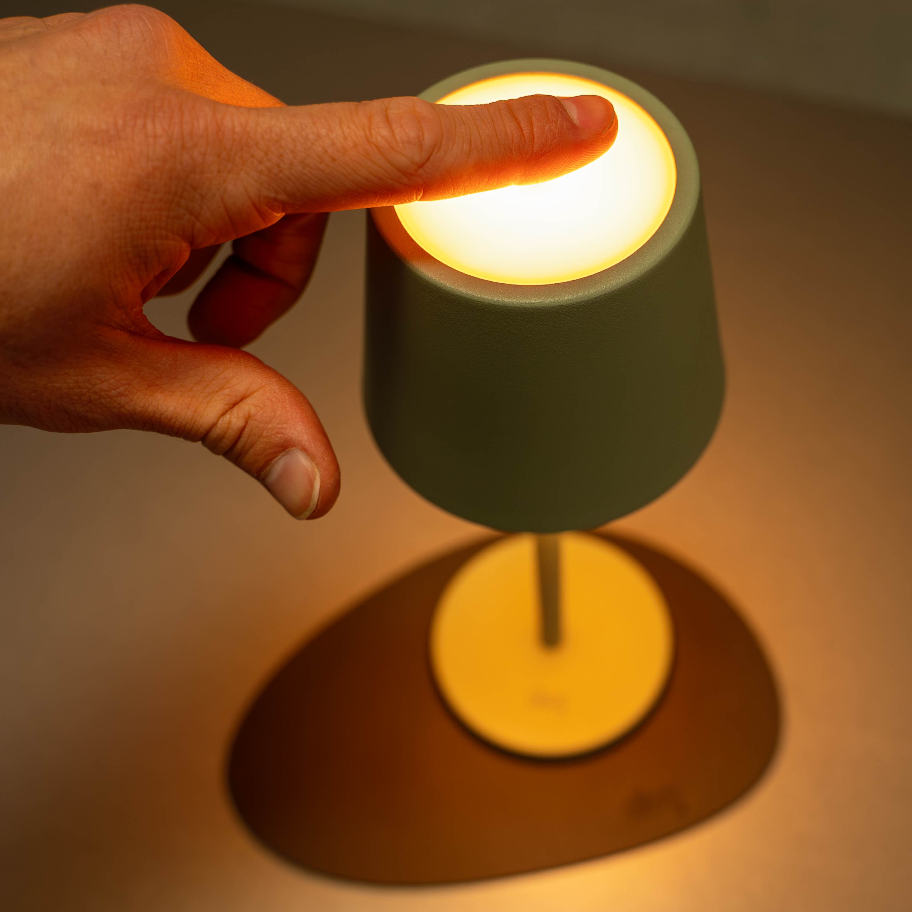 Lampada magnetica L SAGE incl. tovaglietta