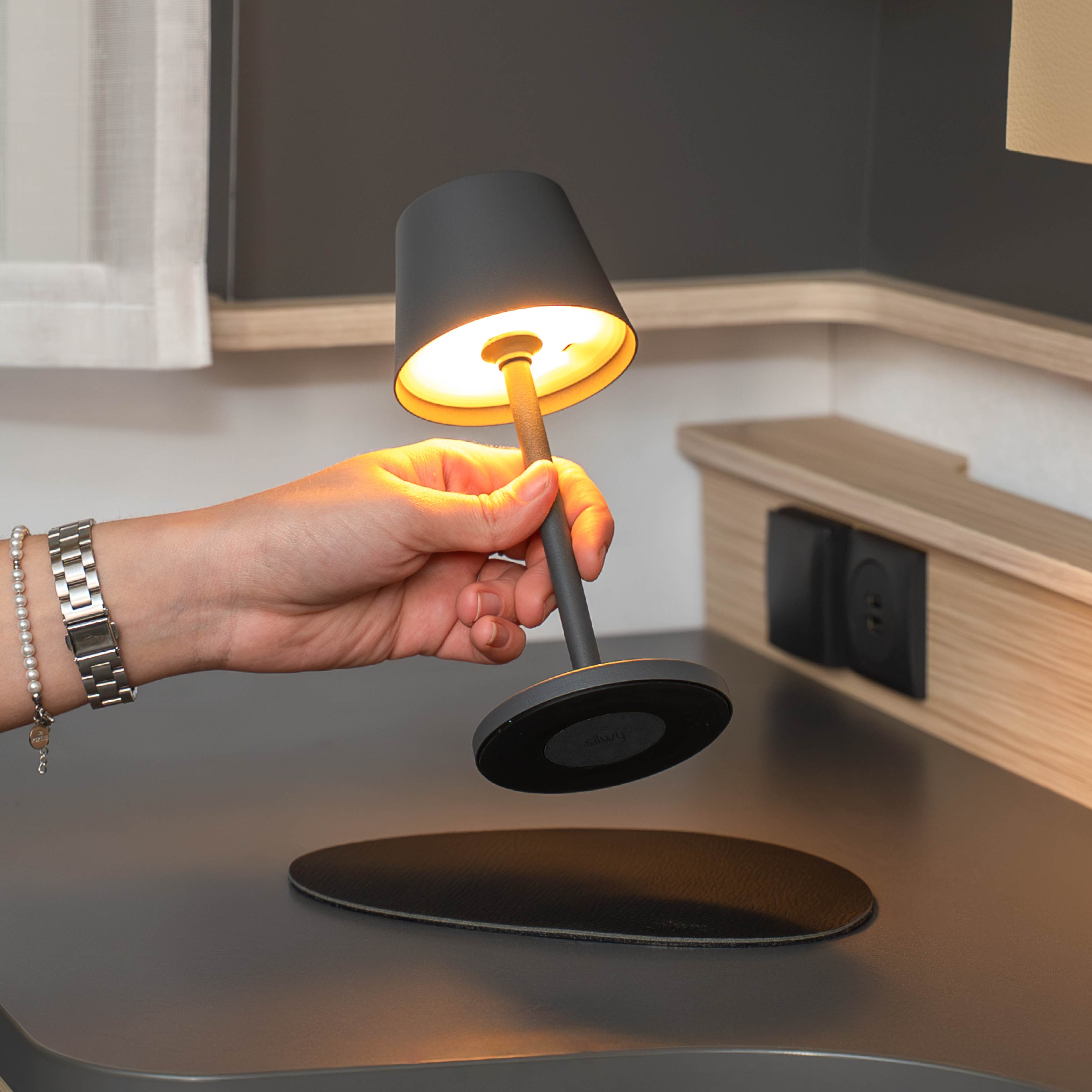 Lampada magnetica S GRIGIA incl. tovaglietta