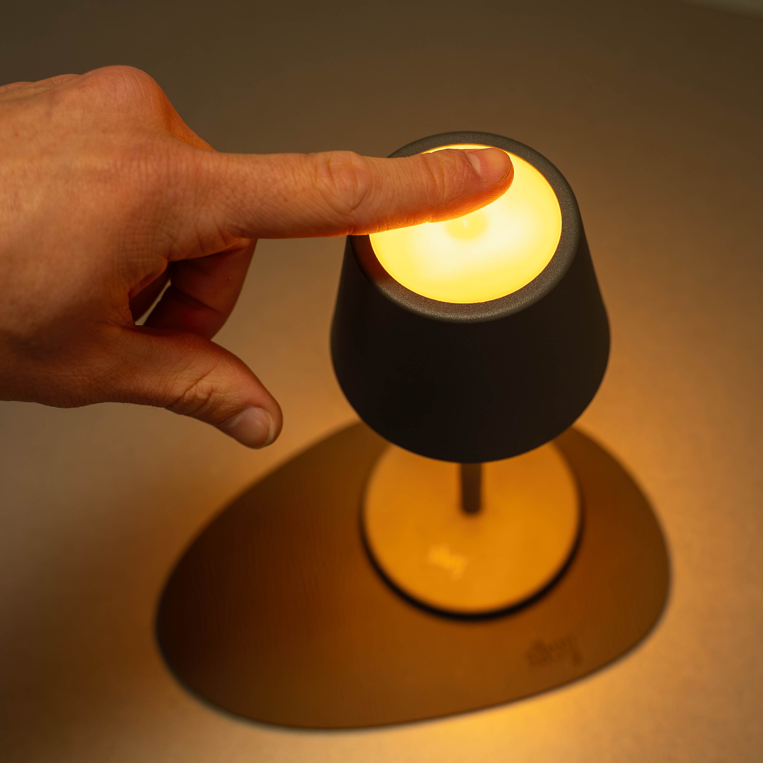 Lampada magnetica S GRIGIA incl. tovaglietta