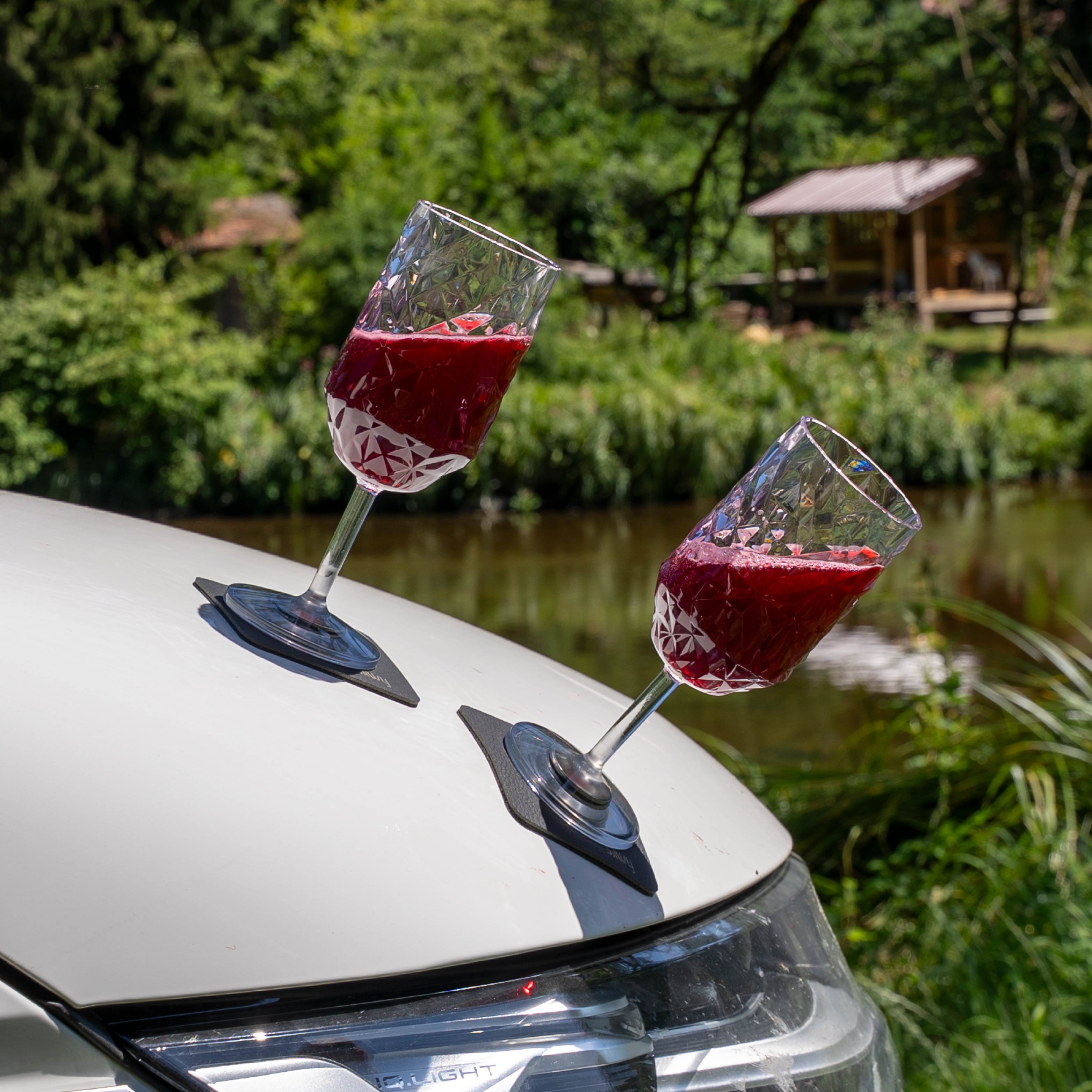 Magnetic Plastic Glasses WINE CLEAR PRISMA
