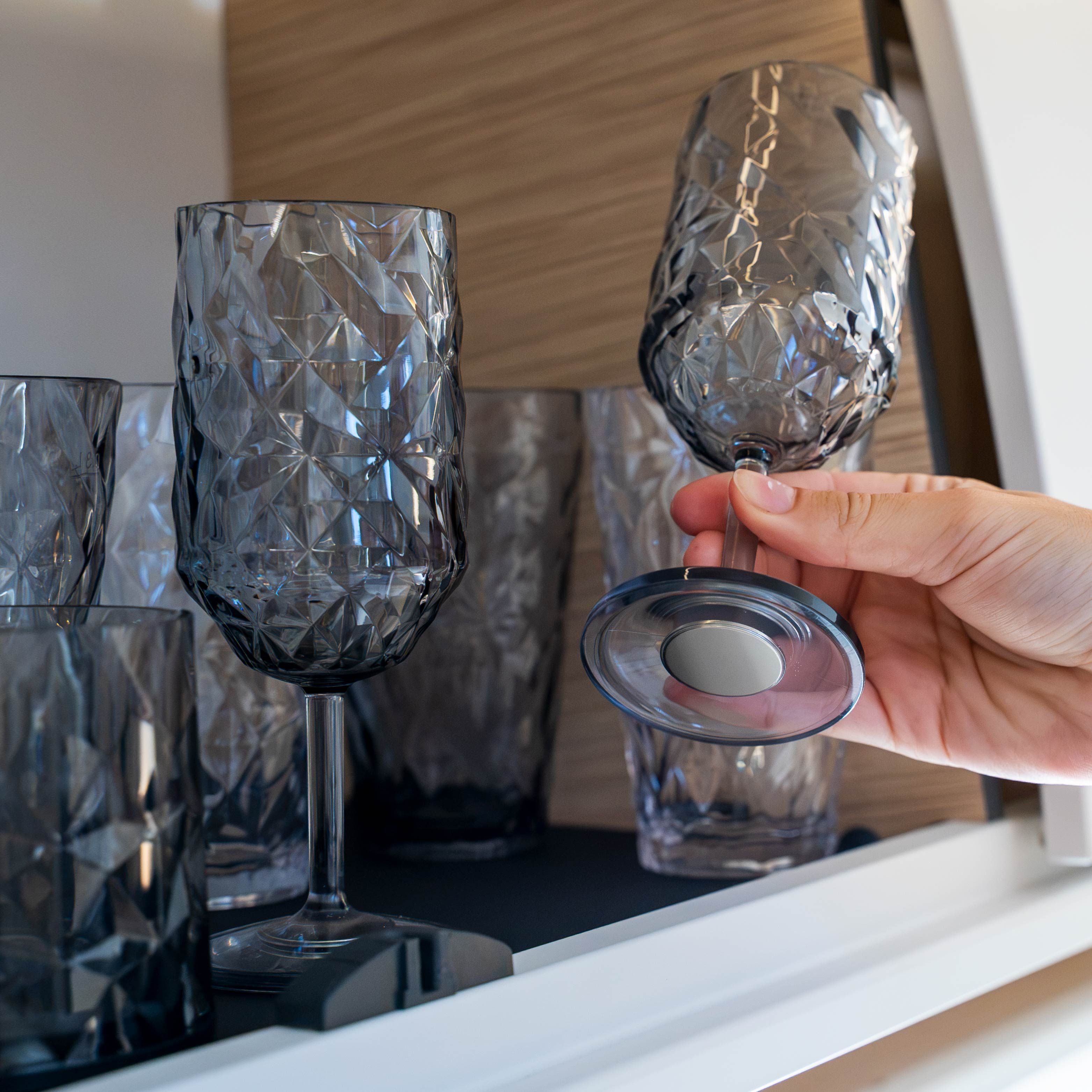 Magnet-Kunststoffgläser WEIN GREY PRISMA