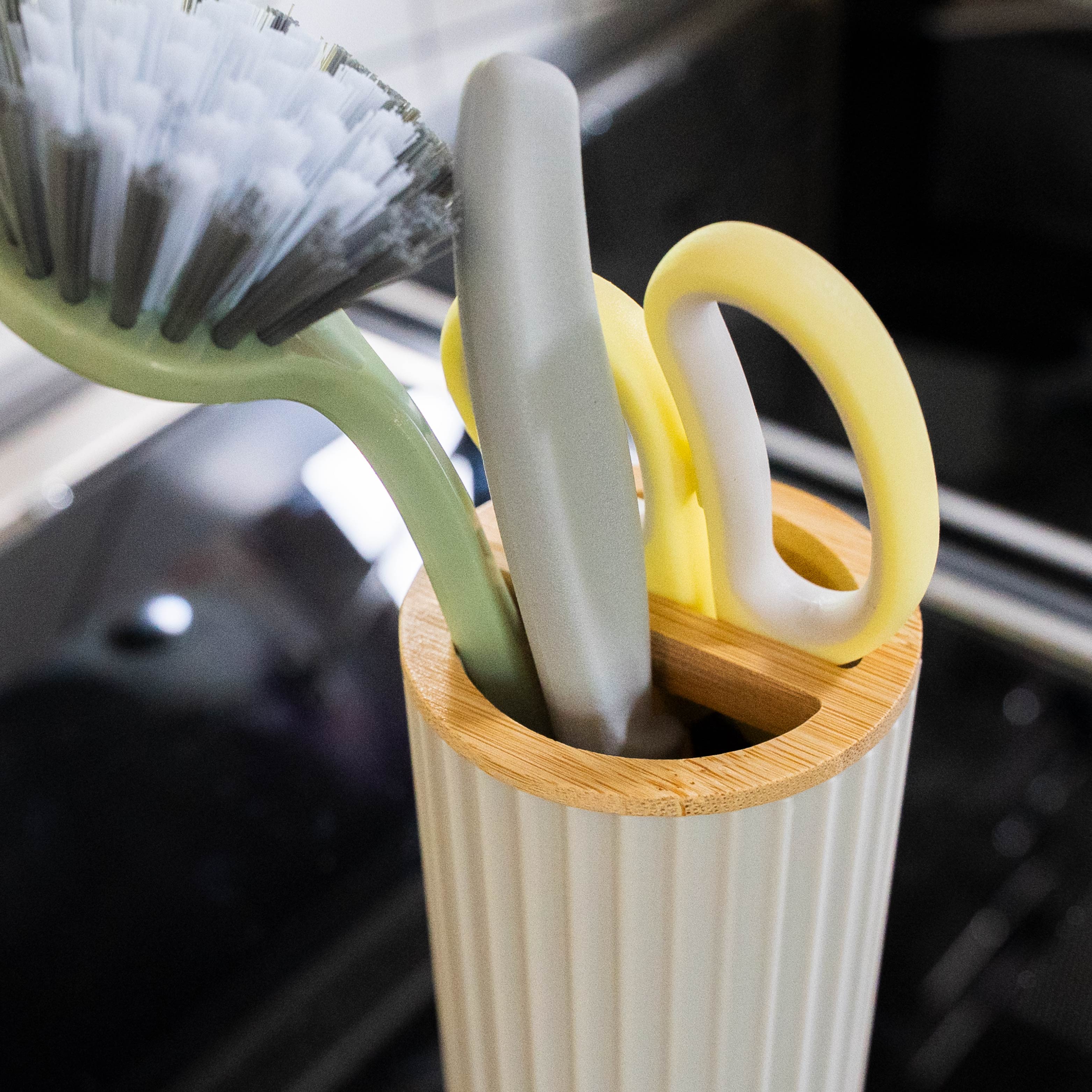 Bicchiere magnetico per spazzolino da denti con pad NERO