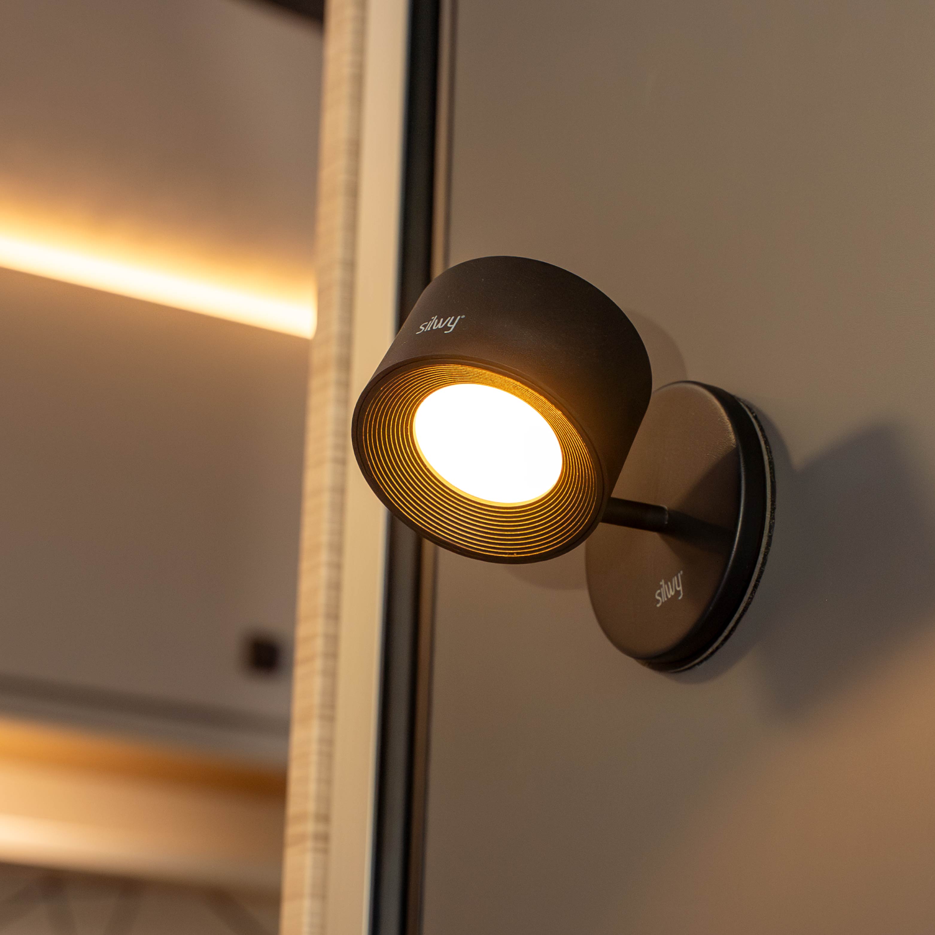 Lampe magnétique SPOTY avec socle